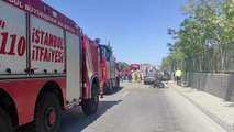 Çekmeköy'deki trafik kazasında araçta sıkışan 2 kişi yaralandı