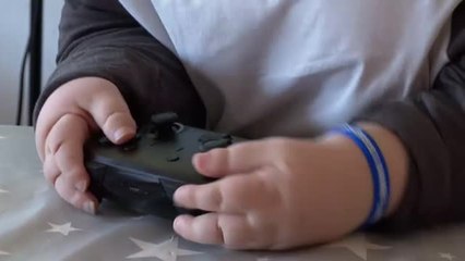 Animan a menores hospitalizados 'conectando' con otros niños a través de cartas y juegos online