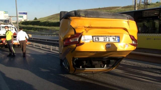 E-5 karayolunda üç otomobil zincirleme kazaya karıştı: 1 yaralı