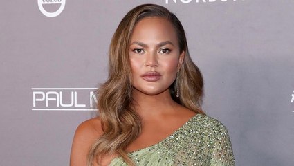 Descargar video: Chrissy Teigen Apologizes to Courtney Stodden for Past Social Media Bullying | THR News