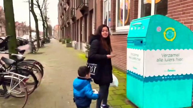 How To Dispose & Recycle ♻️Diapers In Amsterdam | Pampers Diaper Recycling Bin | App Walkthrough
