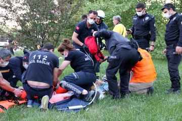 Kontrolden çıkan araç trafik levhasına saplandı: 1 yaralı