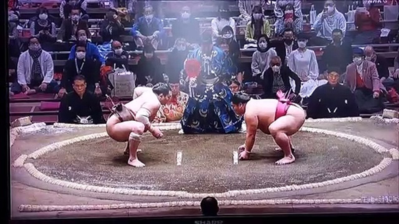 白鵬 vs 大栄翔 2021年大相撲初場所初日 20210110