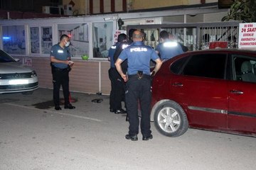 Adana'da evinin önünde silahlı saldırıya uğradı