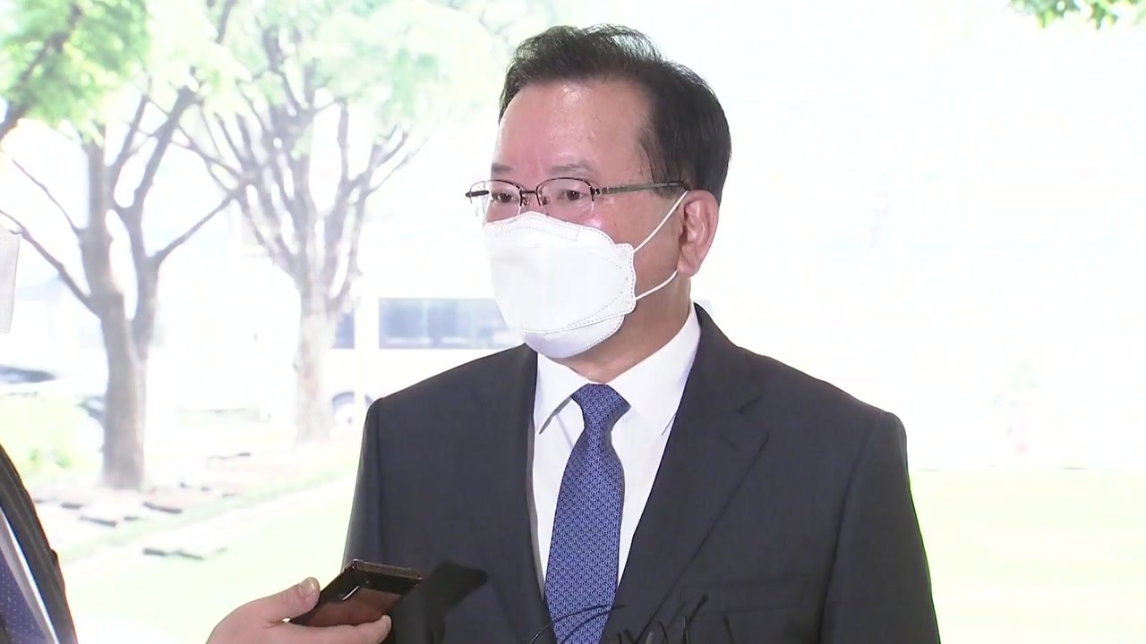 김부겸 총리 첫 출근..."혼신 다해 코로나 극복 나설 것" / YTN