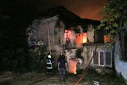 Adana'da metruk binada çıkan yangın endişe yarattı