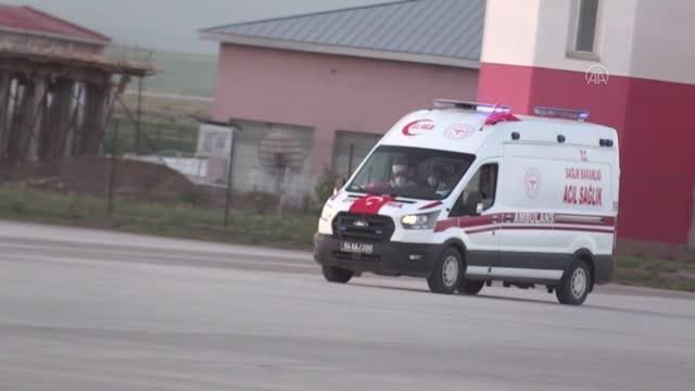 Son dakika haber... PKK'lı teröristlerin taciz ateşi sonucu şehit olan özel harekat polisinin naaşı memleketine uğurlandı