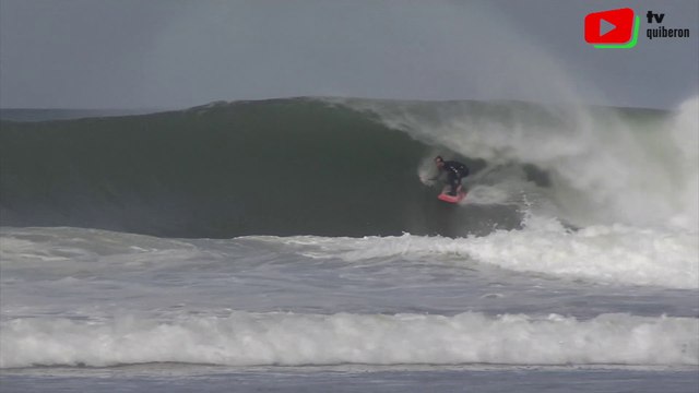 Saint-Pierre Quiberon | Surf avec des Vagues cruelles - TV Quiberon 24/7