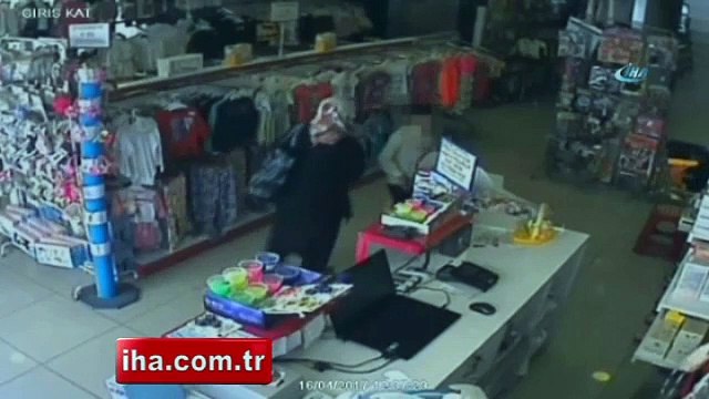 Elektronik kelepçeli kadın oğluna hırsızlık yaptırdı