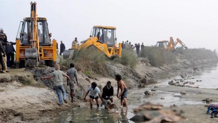 Download Video: Why people are forced to dump dead bodies in Ganga?