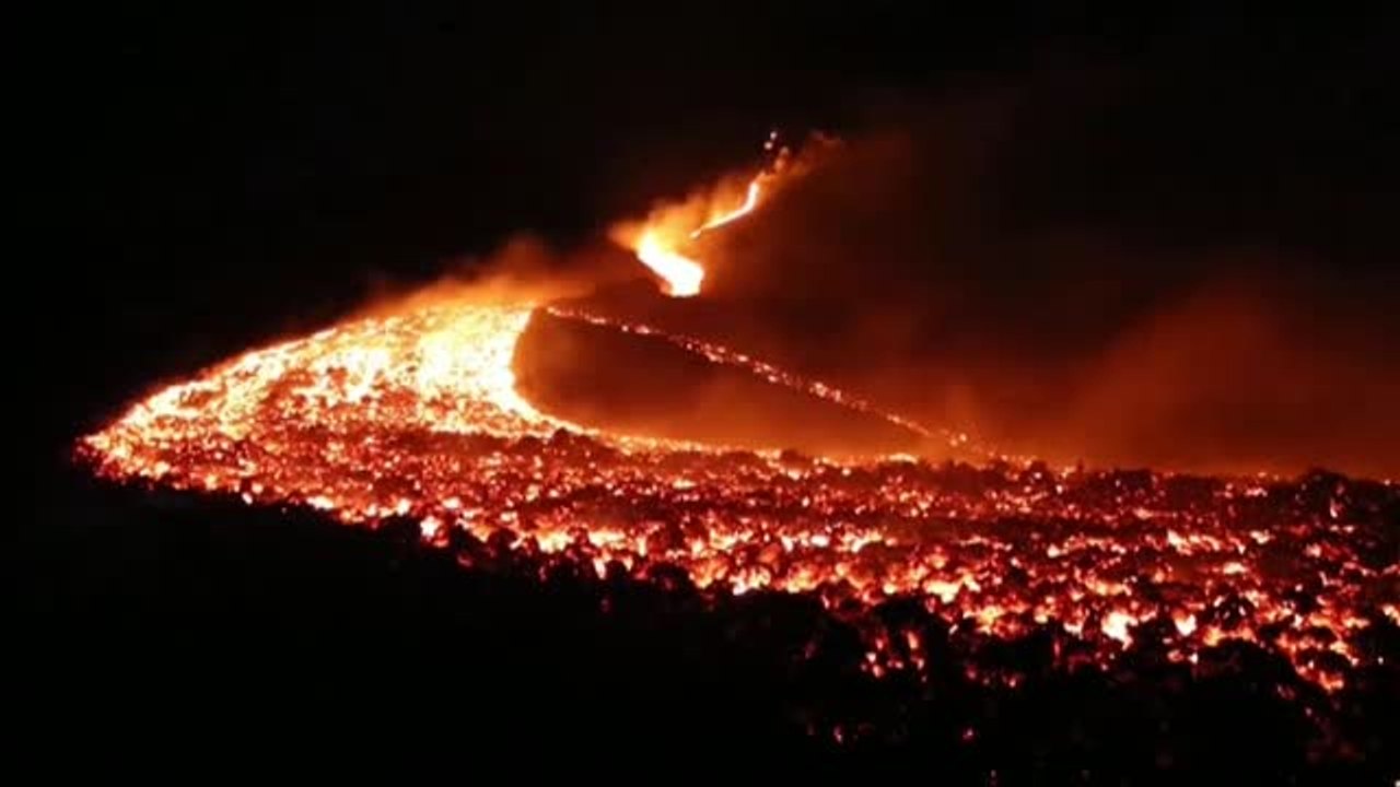 Impresionantes imágenes de los ríos de lava del volcán Pacaya de Guatemala