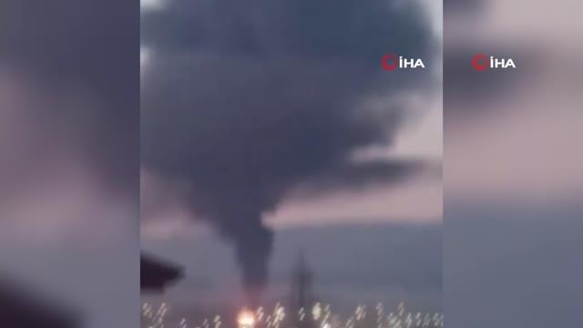 - Sakarya'da korkutan yangın... Plastik borular yandı, dumanı gökyüzünü kapladı