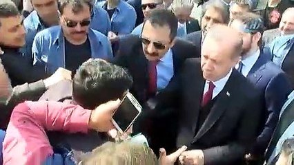 Erdoğan, Erbakan Hoca'nın kabrini ziyaret etti