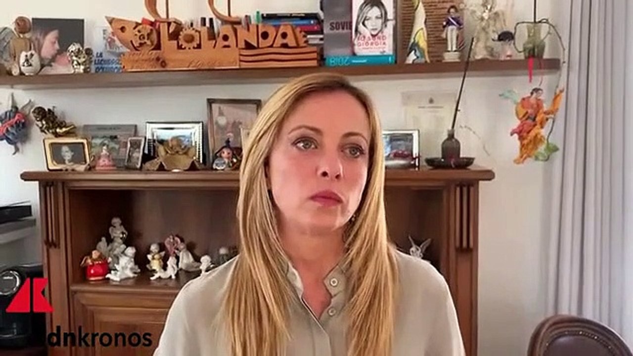 Migranti, Meloni a Draghi: "Politica umana non è far fare miliardi a scafisti"