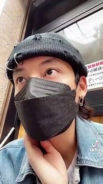 Chàng trai nhận xét về việc các bạn trẻ Việt Nam tự ý hái quả của người khác tại Nhật Bản