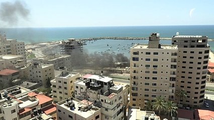 صواريخ إسرائيلية تحذيرية تستهدف مباني قرب ميناء غزة