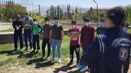Otobüs bagajında 22 düzensiz göçmen yakalandı