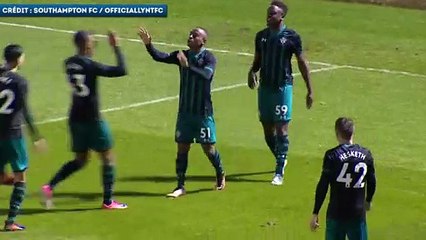Les passes lasers de Yan Valery avec la réserve de Southampton