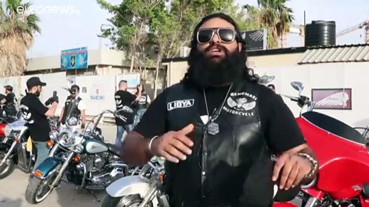 I centauri della pace. A Bengasi motociclisti in strada per dire stop alle guerre