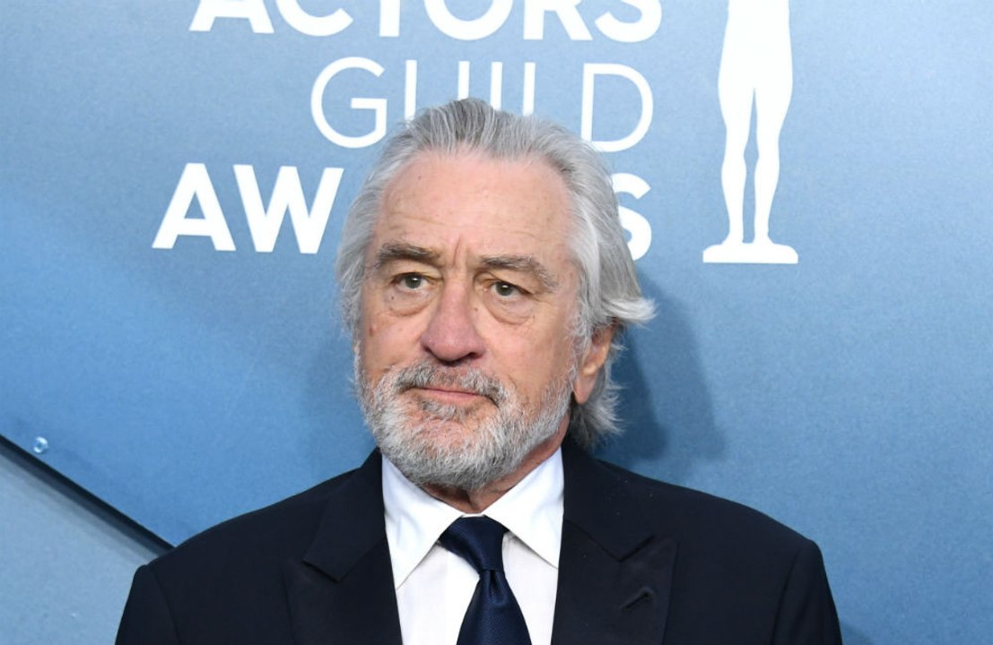 ロバート・デ・ニーロ、新作映画のロケ地で脚を負傷