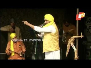 Farmer Protest-Punjabi Singers Perform At Ghazipur Border