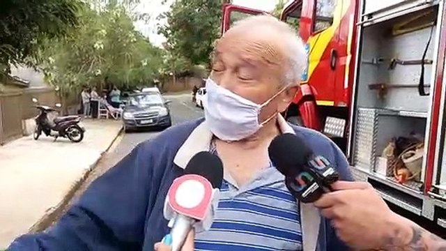 Umuarama: Veículo fica destruído após pegar fogo em garagem de residência