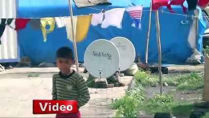 Mevsimlik işçiler Suriyelilere çadırlarını açtı