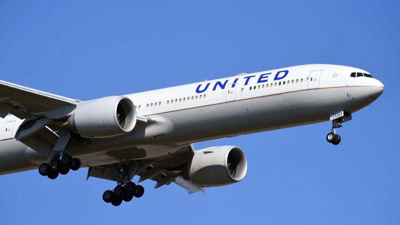 United Introduces At-Home COVID Testing Service for Passengers