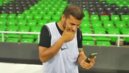 SPOR Sakaryasporlu futbolcu antrenmanda baba olduğunu öğrendi