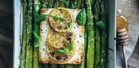 This Baked Feta Pasta Uses Asparagus and Lemon for a Perfect Spring Twist