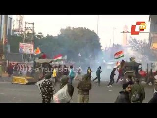 Farmers Destroy Public Property In Delhi