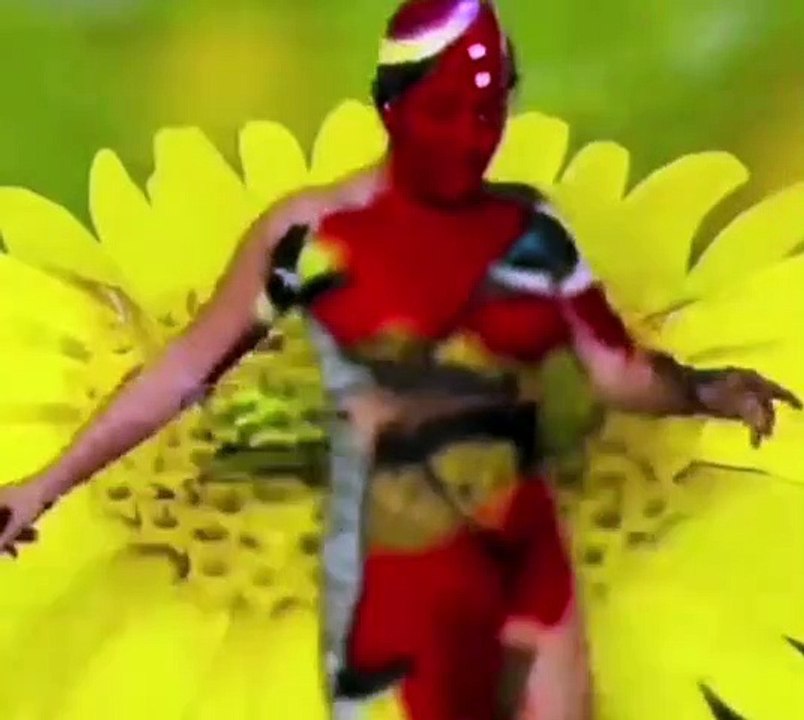 Amazing Woman transforms into a Butterfly