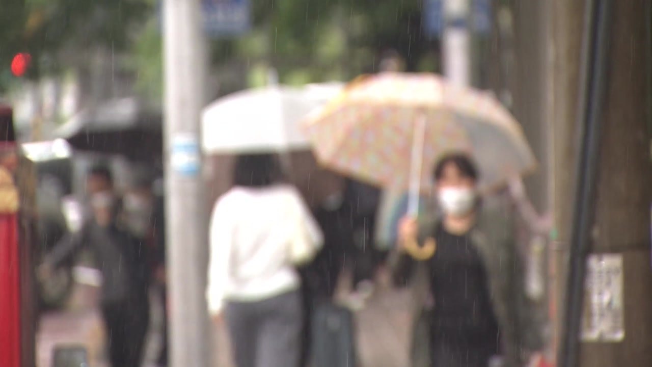 [날씨] 주말, 비 내리며 더위 누그러져...중부 미세 '나쁨' / YTN