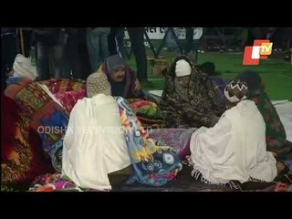 Farmers Spend Night Under Open Sky As Protests Continue At Ghazipur Border