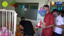 عناصر فريق شبيبة القبائل يزورون الأطفال المرضى بمستشفى تيزي وزو