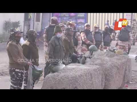Farmers' Protest | Delhi Police Fixes Nails Near Protesting Site At Ghazipur Border