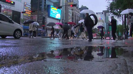 [날씨] 내일 더 강하고 많은 비...집중호우에 벼락·돌풍 / YTN