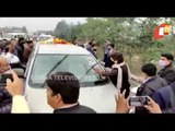 Priyanka Gandhi Vadra Enroute Rampur Cleans Wndshield Of Her Car