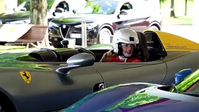 La Ferrari di Ronaldo e la sfida in pista con Leclerc e Sainz VIDEO Sky Sport