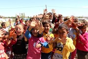 Çadır kentte çocukların bayram sevinci