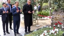 Cumhurbaşkanı Erdoğan'dan Alparslan Türkeş'in mezarına sürpriz ziyaret
