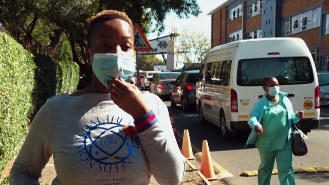 В США прививают подростков, в ЮАР еще не завершили вакцинировать медиков