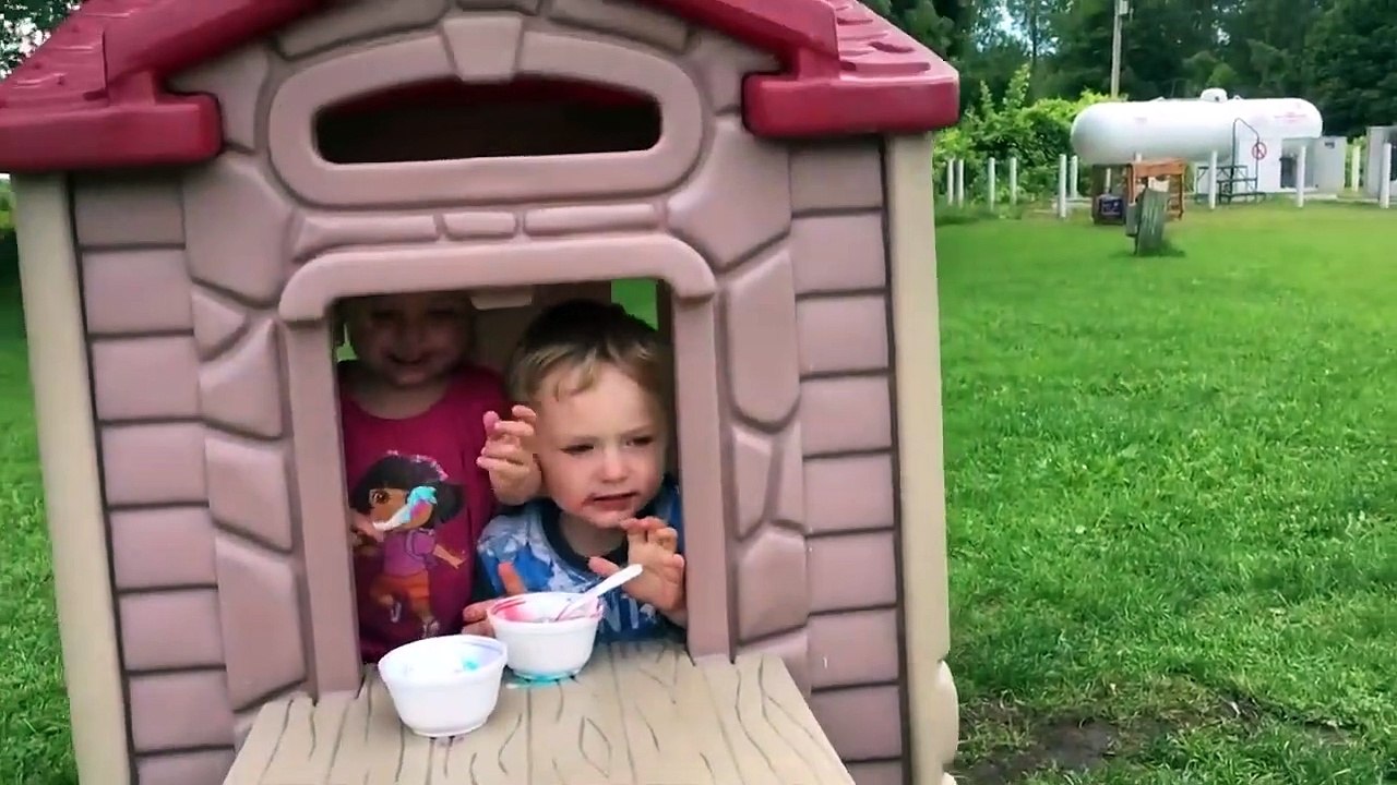 Funny_Babies_and_Chicken_Become_Best_Friend_|_Funny_Babies_and_Pets_Compilation(720p)