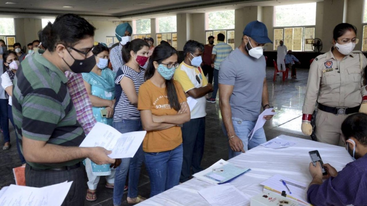 Delhi: 144 Vaccination Centres shut due to the shortage