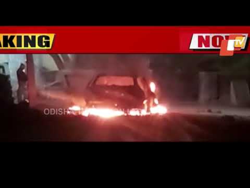Road Mishap In Bhubaneswar, Irate Locals Torch Car