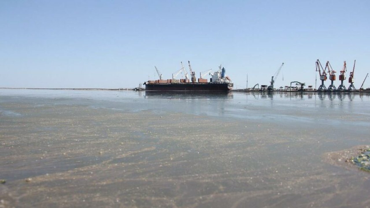 Samsun Limanı'ndaki kirlilik büyüyor