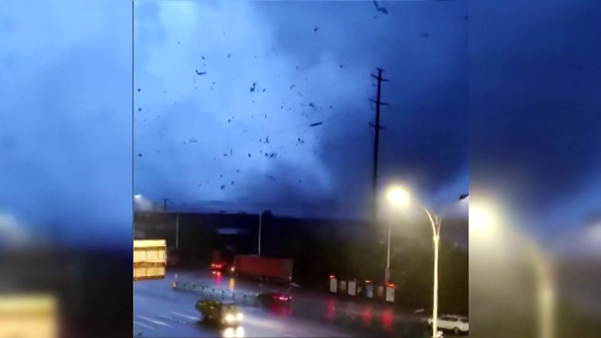 Al menos doce muertos por tornados en China - Vídeo Dailymotion