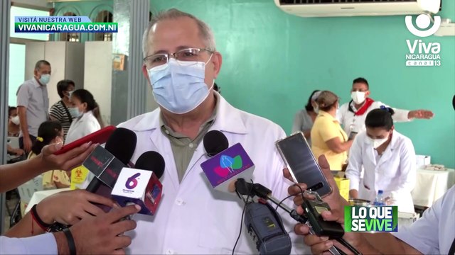 Pacientes crónicos son inmunizados contra la Covid-19 en Managua