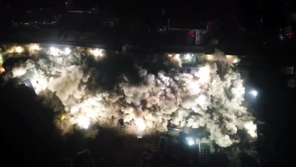 19 bina aynı anda yıkıldı