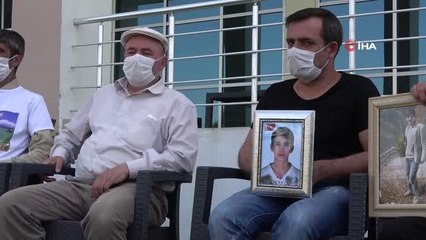 Evlat nöbetindeki aileler, bayramda bir umut çocuklarını beklediler